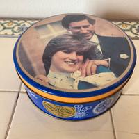 scatola latta Carlo e Diana Quality Street