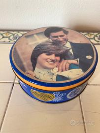 scatola latta Carlo e Diana Quality Street