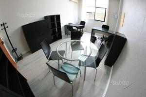 Locale ufficio arredato incluso posti auto