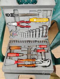 attrezzi varie tipologie.