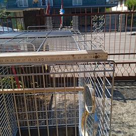 Gabbia per uccelli con piedistallo 