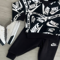 Tuta Nike nuova bambino 3-4 anni