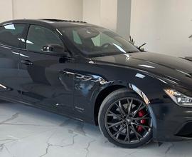 Maserati Ghibli V6 Diesel 275 CV Gransport Black E