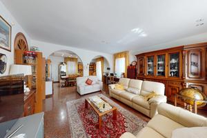 Appartamento di pregio con balconi