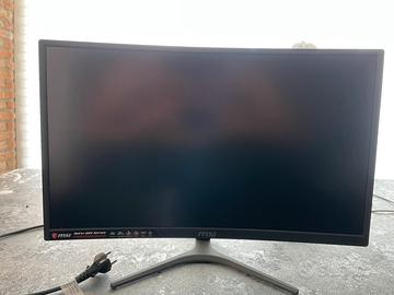 Monitor gaming MSI curvo 24”