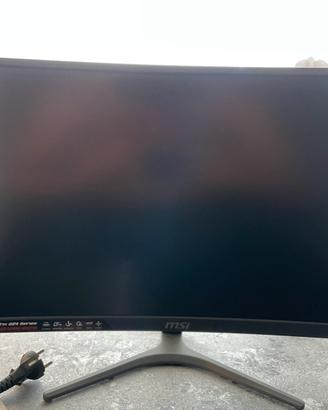 Monitor gaming MSI curvo 24”