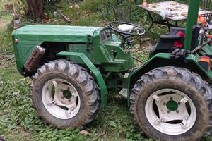 Trattore Ferrari 75 33RS con attrezzi