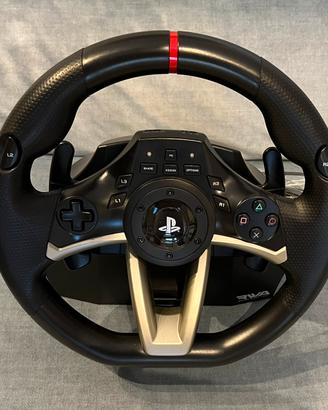Simulatore di guida con volante e pedaliera