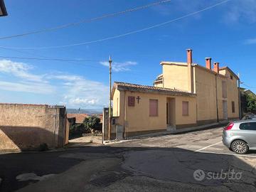 Casa indipendente di 281 m² con più di 5 locali a 