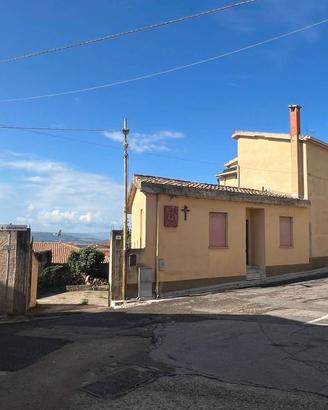 Casa indipendente di 281 m² con più di 5 locali a 