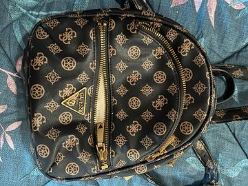 Zaino  guess e borsa lacoste