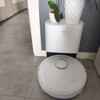 Robottino Aspira e lava.