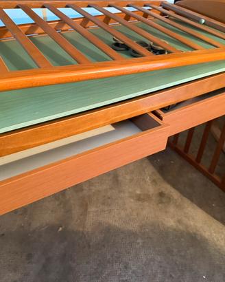 Lettino con spondibe  +scrivania foppapedretti