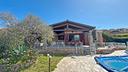 villa-singola-con-giardino-e-piscina-privata