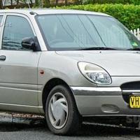 Parabrezza Daihatsu Sirion M100 (1998-2004)
