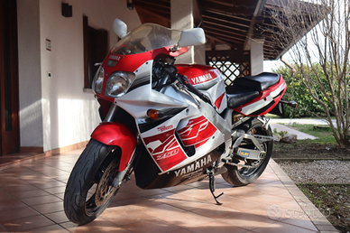 YAMAHA YZF 750 R anno 1996