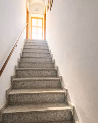 Casa indipendente di 145 m² con più di 5 locali a 