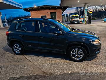 VOLKSWAGEN TIGUAN 2016