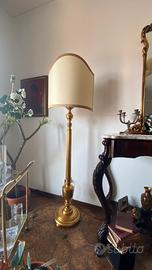 Lampada da terra classica in foglia d’oro