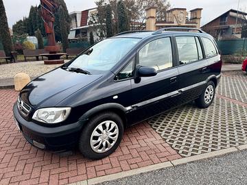 Opel Zafira 2000 dti confort