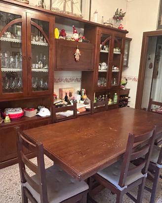 Mobili sala+tavolo e sedie