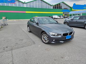 AUTO  BMW