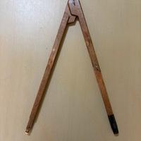 Compasso vintage grande in legno