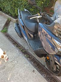 Kymco 300i