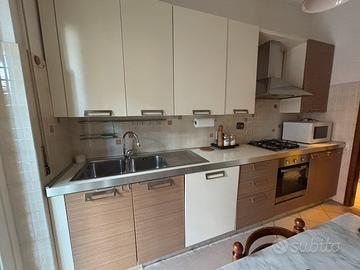 Cucina Stosa con elettrodomestici