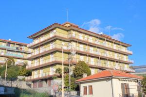 2 LOCALI A SANTO STEFANO AL MARE