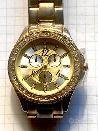 Orologio lusso oro e brillanti da sfilata fashion