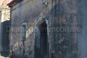Casa semindipendente da ristrutturare Linguaglossa