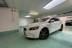 Volvo V40 D2 1.6 diesel (anche per neopatentati)