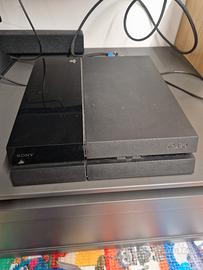 Playstation 4 con 1 joystick e fifa25