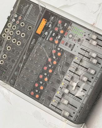 MIXER BEHRINGER