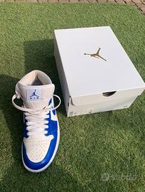 Nike Air Jordan 1  mid bianco blu