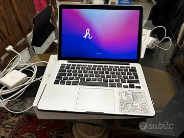 Macbook pro retuna early 2015 8 gb ram 1 Tb ssd