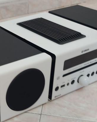 Stereo Yamaha bluetooth USB FM-AM CD come nuovo.