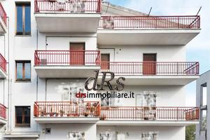 Marconia. Zona D'Angella. Abitazione con garage