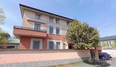 Bilocale con posto auto a Vimercate