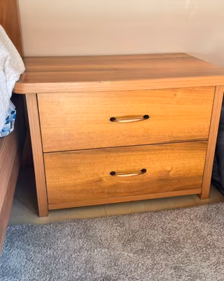 2 Comodini in legno per camera da letto