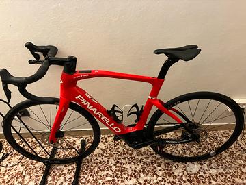 Bici corsa. Pinarello Nytro E5 road 105 Di2 e bike