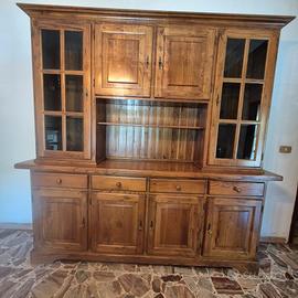 Mobile in legno di castagno 
