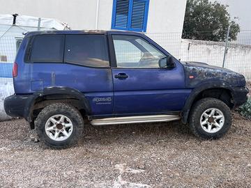 Nissan terrano