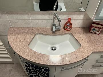 Arredo bagno sospeso