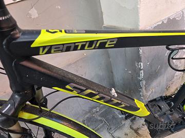 Bici elettrica scott con motore bosh senza batteri