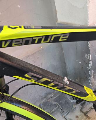 Bici elettrica scott con motore bosh senza batteri