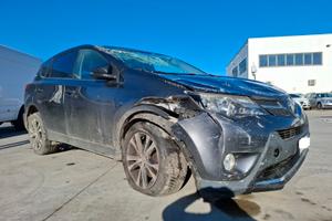 Toyota RAV 4 2.2 D-CAT 4WD - SINISTRATO