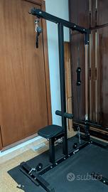 Lat machine con cavo basso
