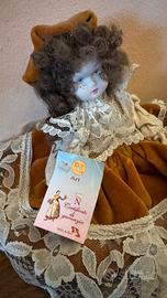 BAMBOLA DI PORCELLANA